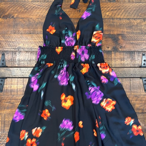 Chic Backless Floral Dress - Black with Red and Purple Accents - Picture 3 of 5